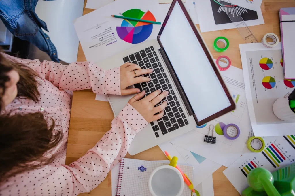 cuanto cobra una agencia de marketing digital en chile precios 2026